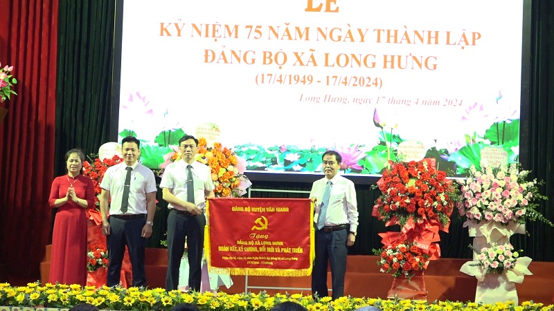 Đảng bộ xã Long Hưng kỷ niệm 75 năm thành lập (17/4/1949-17/4/2024)