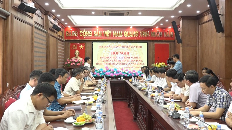 Đoàn công tác huyện Yên Định tham quan, học tập kinh nghiệm xây dựng huyện nông thôn mới tại huyện ta