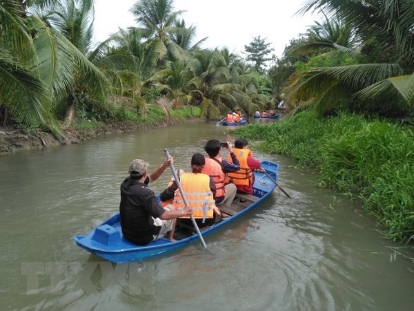 Phát triển nông nghiệp sinh thái kết hợp du lịch nông thôn