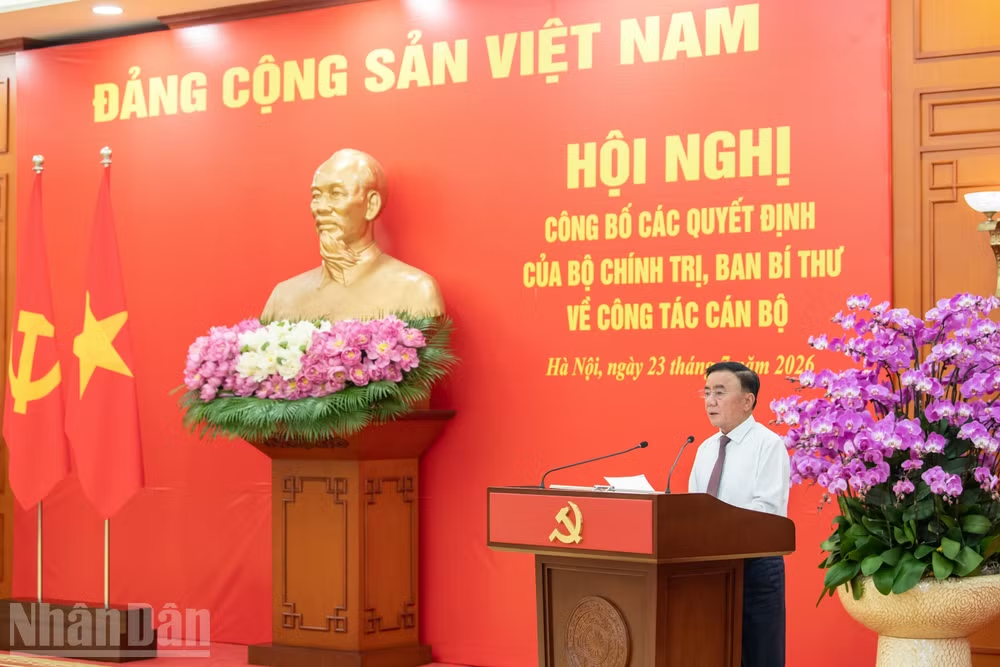 Bộ Chính trị, Ban Bí thư công bố các quyết định về công tác cán bộ
