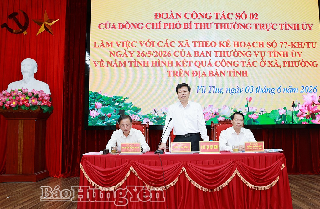 Đoàn công tác số 2 của Ban Thường vụ Tỉnh ủy làm việc với một số xã
