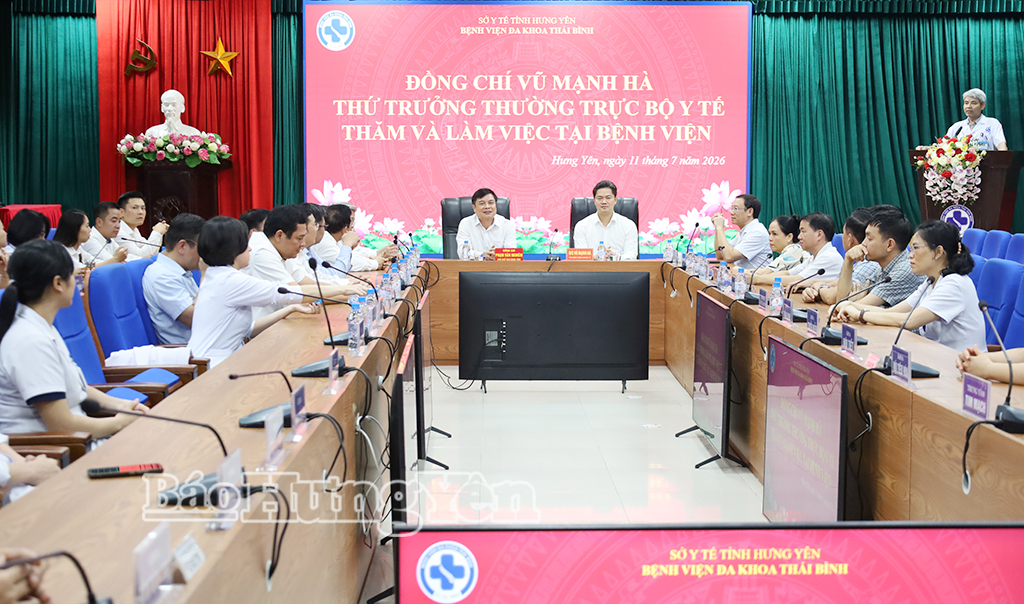 Đồng chí Thứ trưởng Thường trực Bộ Y tế Vũ Mạnh Hà thăm, làm việc tại Bệnh viện Đa khoa Thái Bình