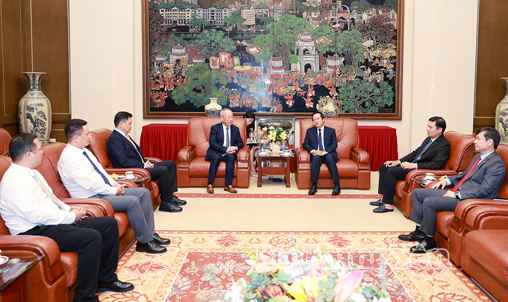 Đồng chí Phạm Quang Ngọc, Ủy viên Ban Chấp hành Trung ương Đảng, Bí thư Tỉnh ủy tiếp và làm việc với lãnh đạo Tập đoàn Xây dựng Thái Bình Dương
