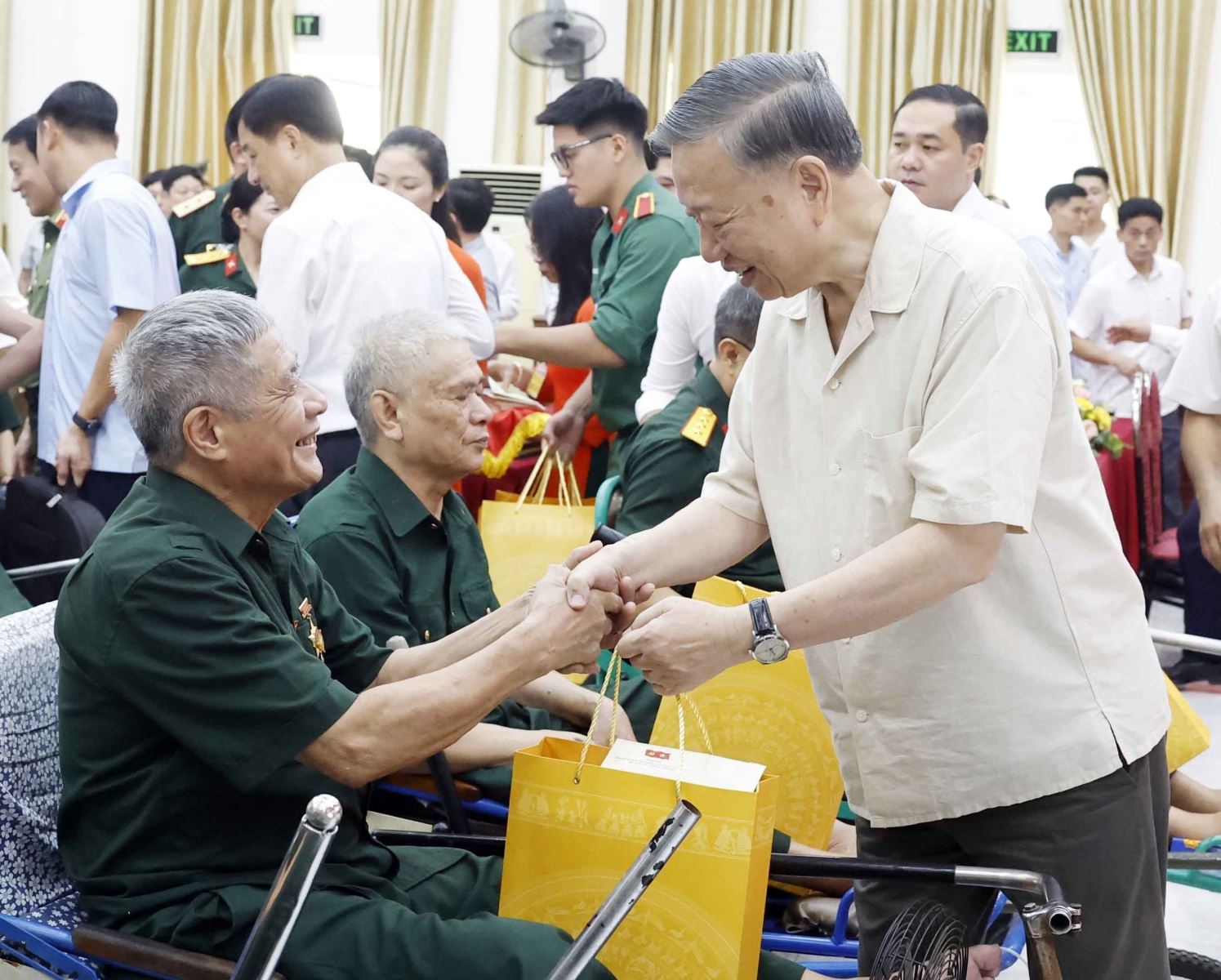 Giải pháp thực hiện chính sách ưu đãi người có công với cách mạng trong tình hình mới