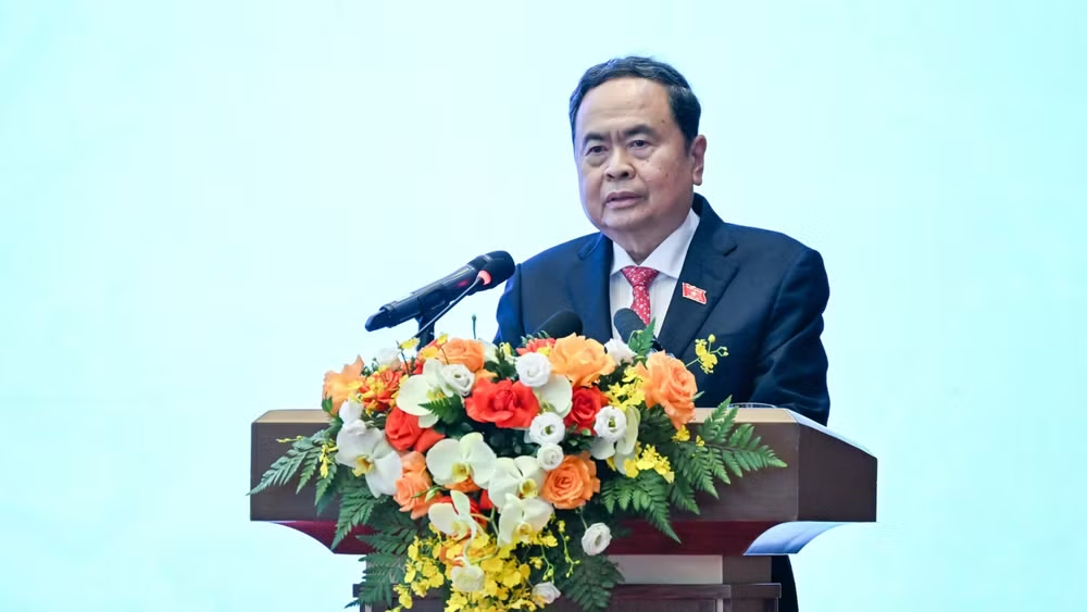 Xây dựng đội ngũ cán bộ có đức, có tài; bộ máy tinh gọn, hiệu lực, hiệu quả
