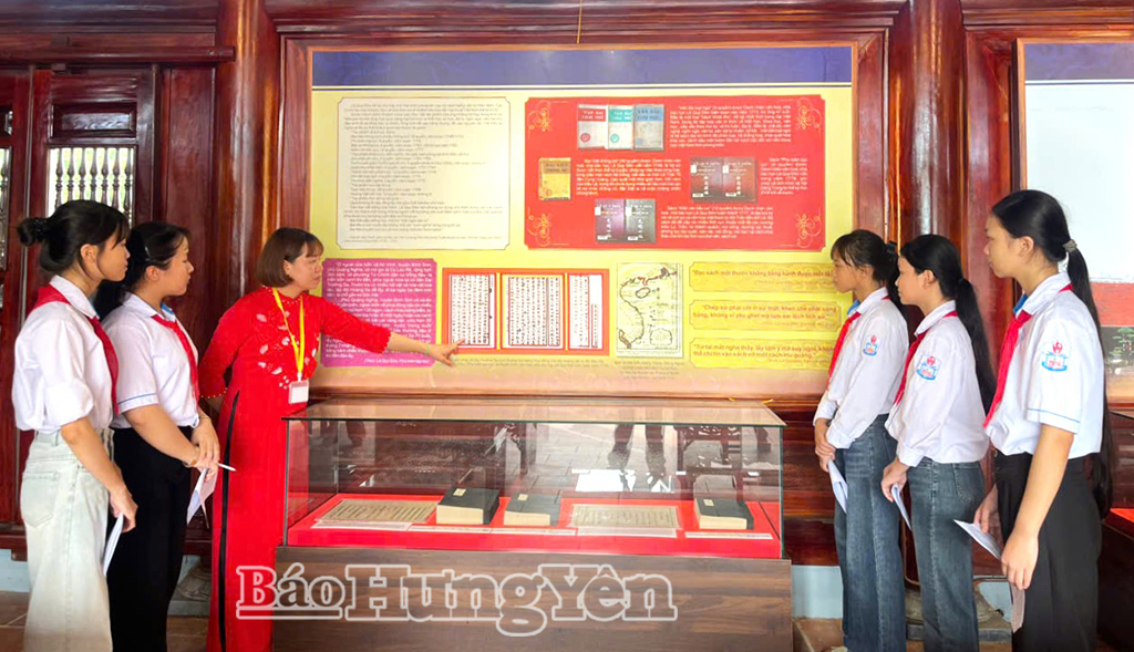 Chung niềm tự hào hướng về lễ kỷ niệm
