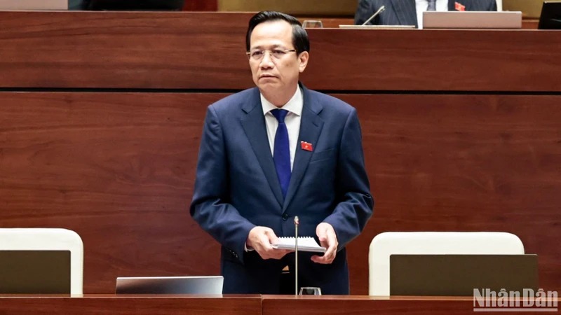 Bộ trưởng Đào Ngọc Dung giải trình các phương án về hưởng bảo hiểm xã hội một lần