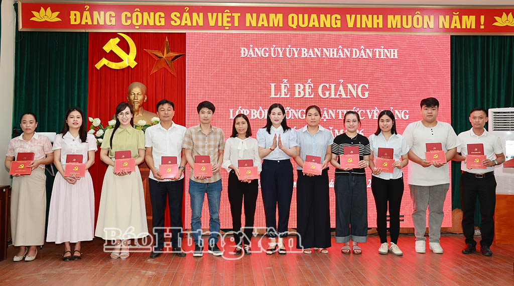 Đảng ủy UBND tỉnh: Bồi dưỡng nhận thức về Đảng cho 80 quần chúng ưu tú