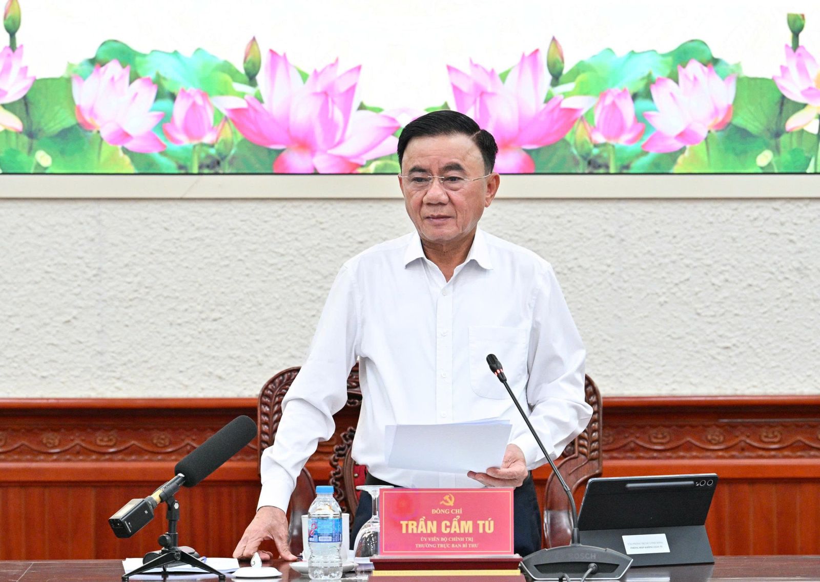 Tổng rà soát văn bản quy phạm pháp luật, tháo gỡ điểm nghẽn về thể chế