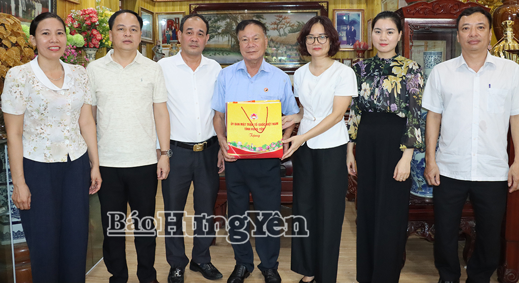 Đoàn công tác số 4 của Ủy ban MTTQ Việt Nam tỉnh thăm, tặng quà thương binh nặng