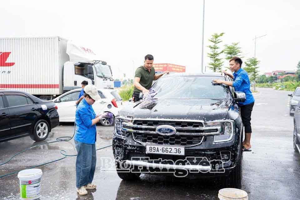 Đoàn Thanh niên xã Hoàn Long tổ chức chương trình 