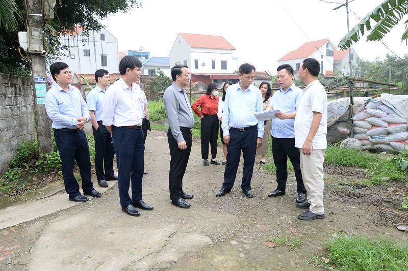 Đoàn công tác của UBND tỉnh làm việc với huyện Văn Giang về hoàn thiện các tiêu chí xây dựng huyện nông thôn mới nâng cao