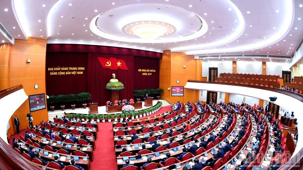 Ngày làm việc thứ nhất Hội nghị lần thứ ba Ban Chấp hành Trung ương Đảng khóa XIV