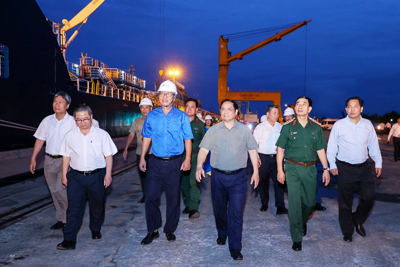 Kết hợp phát triển kinh tế - xã hội với quốc phòng, an ninh và đối ngoại trong bối cảnh mới