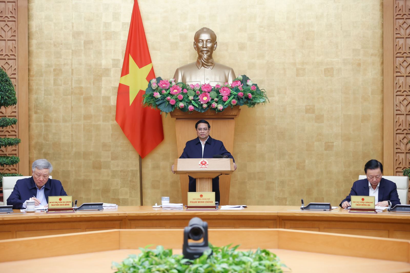 Đã cơ bản hoàn thành phương án hợp nhất, sáp nhập; sắp xếp tổ chức bộ máy bên trong các bộ, ngành