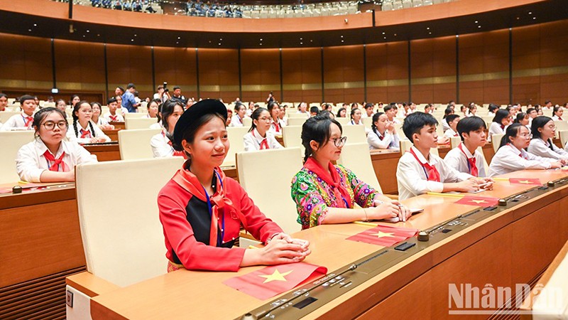 Lắng nghe những chủ nhân tương lai