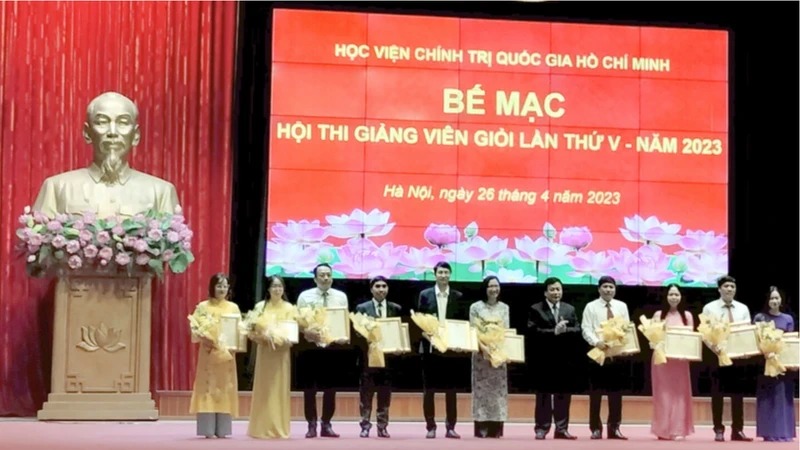 Đổi mới, nâng cao chất lượng hội thi giảng viên dạy giỏi toàn quốc các trường chính trị