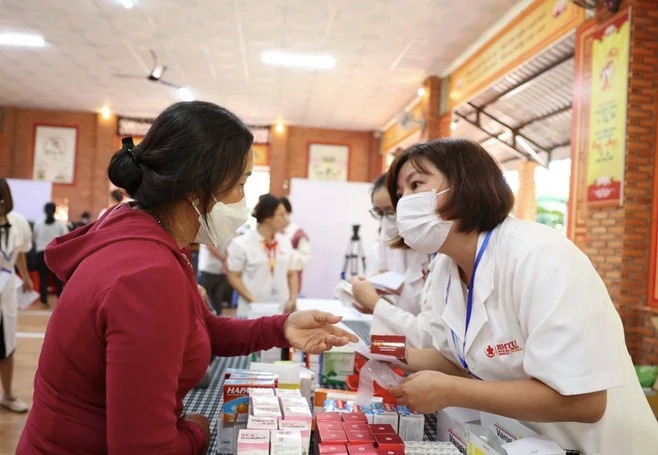 Bộ Y tế yêu cầu không để xảy ra khan hiếm, thiếu thuốc dịp Tết
