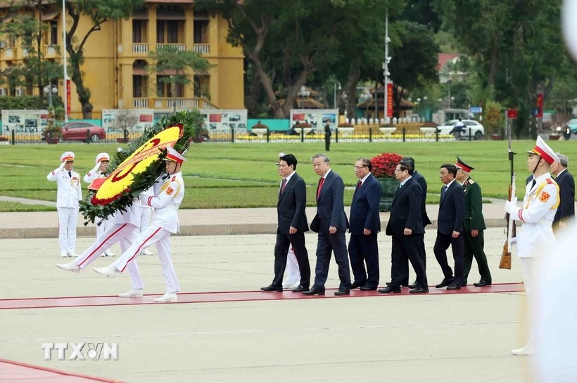 95 năm Ngày thành lập Đảng: Lãnh đạo Đảng, Nhà nước viếng Chủ tịch Hồ Chí Minh