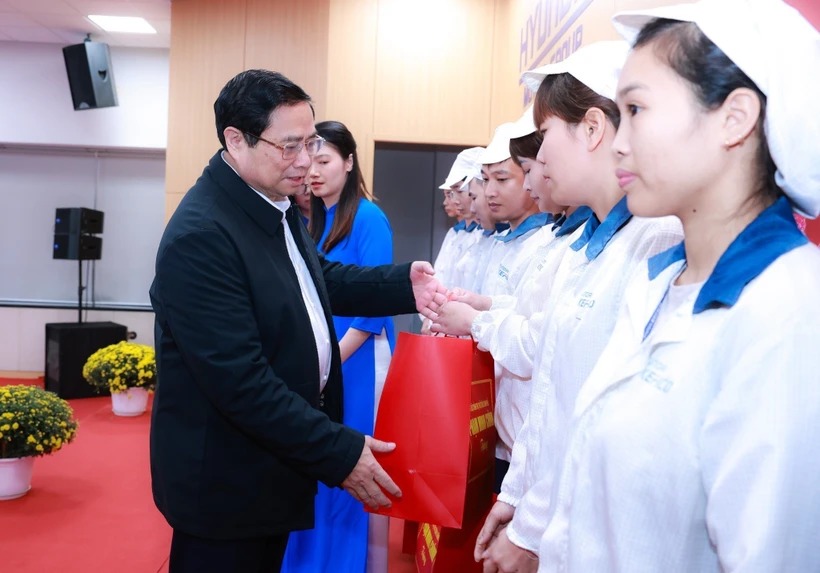 Thủ tướng chỉ đạo các giải pháp chăm lo đời sống cho người dân dịp Tết