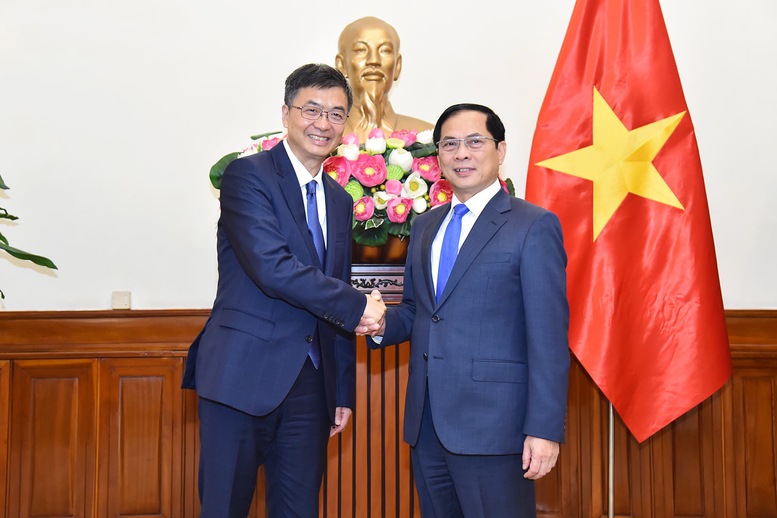 Phó Thủ tướng Chính phủ, Bộ trưởng Bộ Ngoại giao Bùi Thanh Sơn hội đàm với Bí thư Đảng ủy Khu tự trị dân tộc Choang Quảng Tây, Trung Quốc
