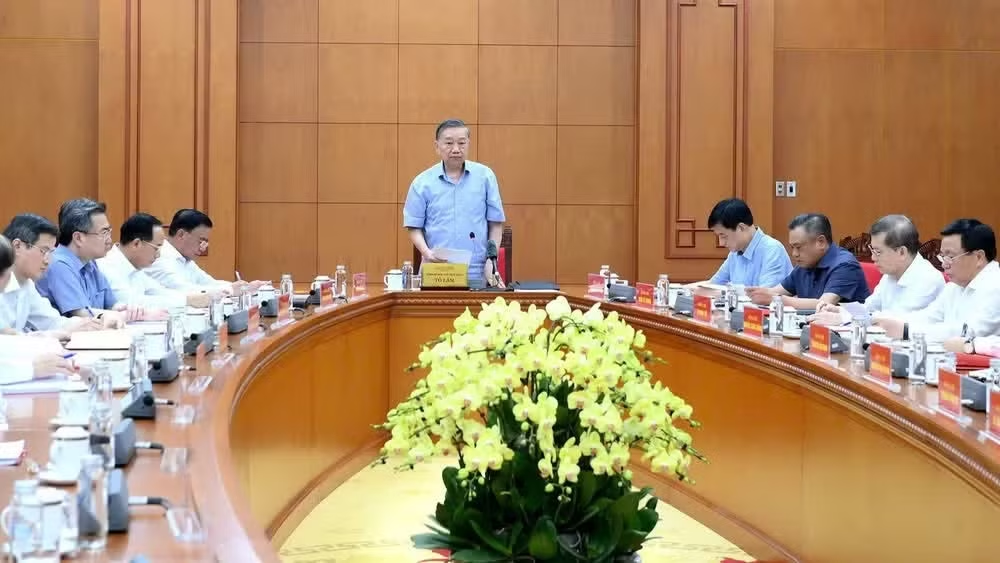 Vận dụng đúng phương pháp cách mạng trong đấu tranh phòng, chống “tự diễn biến”, “tự chuyển hóa” trong giai đoạn hiện nay