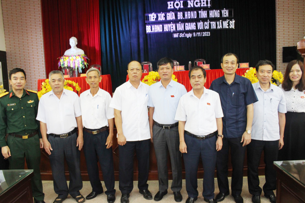 Đại biểu HĐND tỉnh, đại biểu HĐND huyện Văn Giang tiếp xúc cử tri xã Mễ Sở 