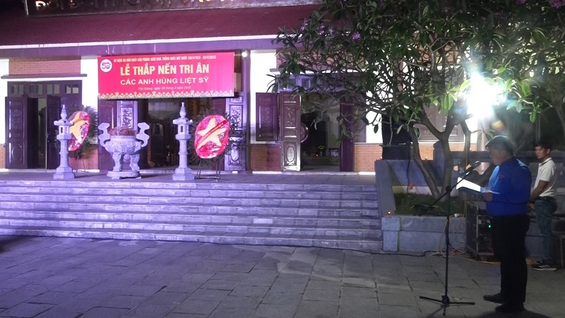 Huyện đoàn Văn Giang tổ chức Lễ thắp nến tri ân các anh hùng Liệt sĩ
